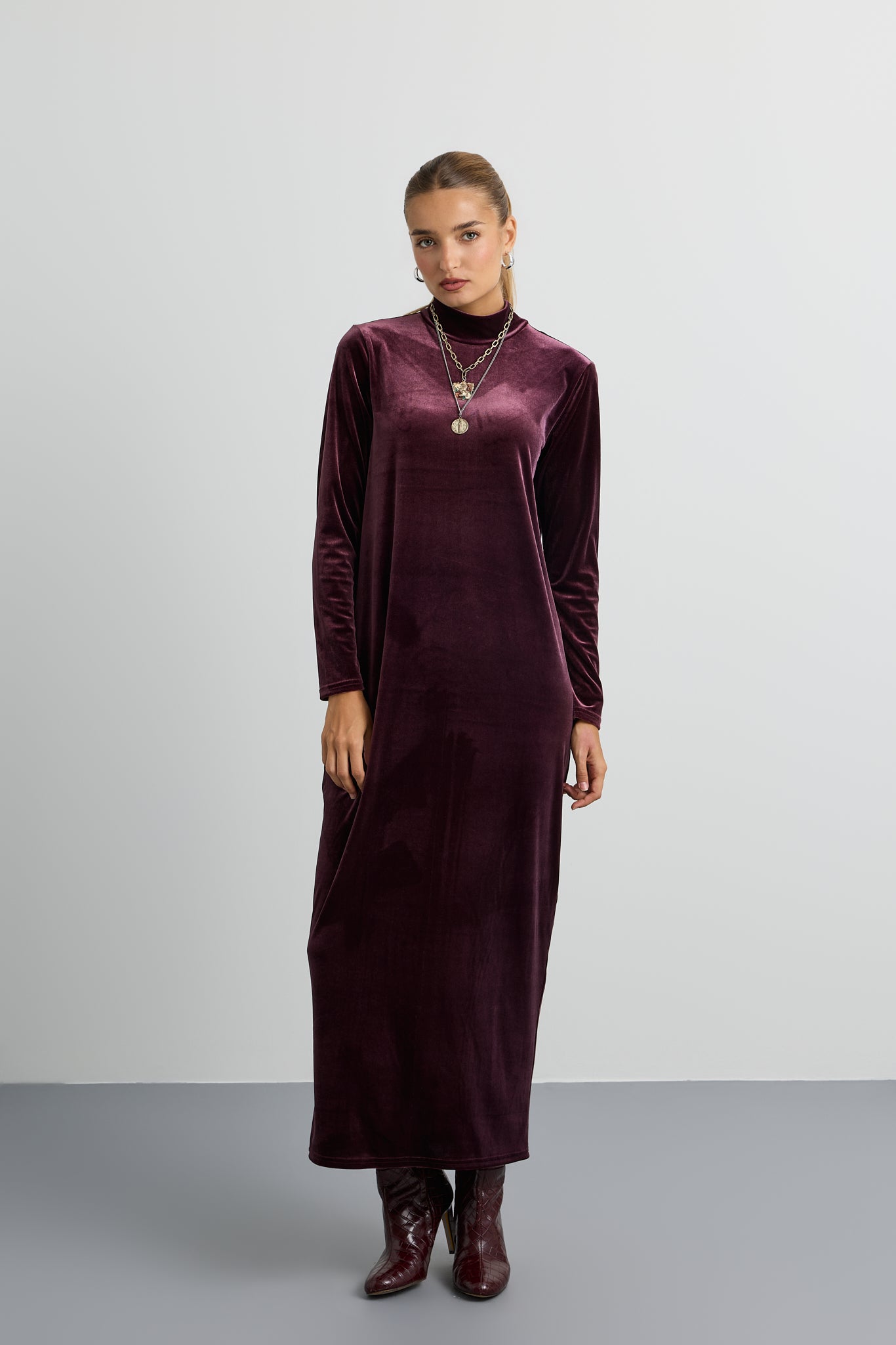 Luna Velvet Maxi Turtleneck