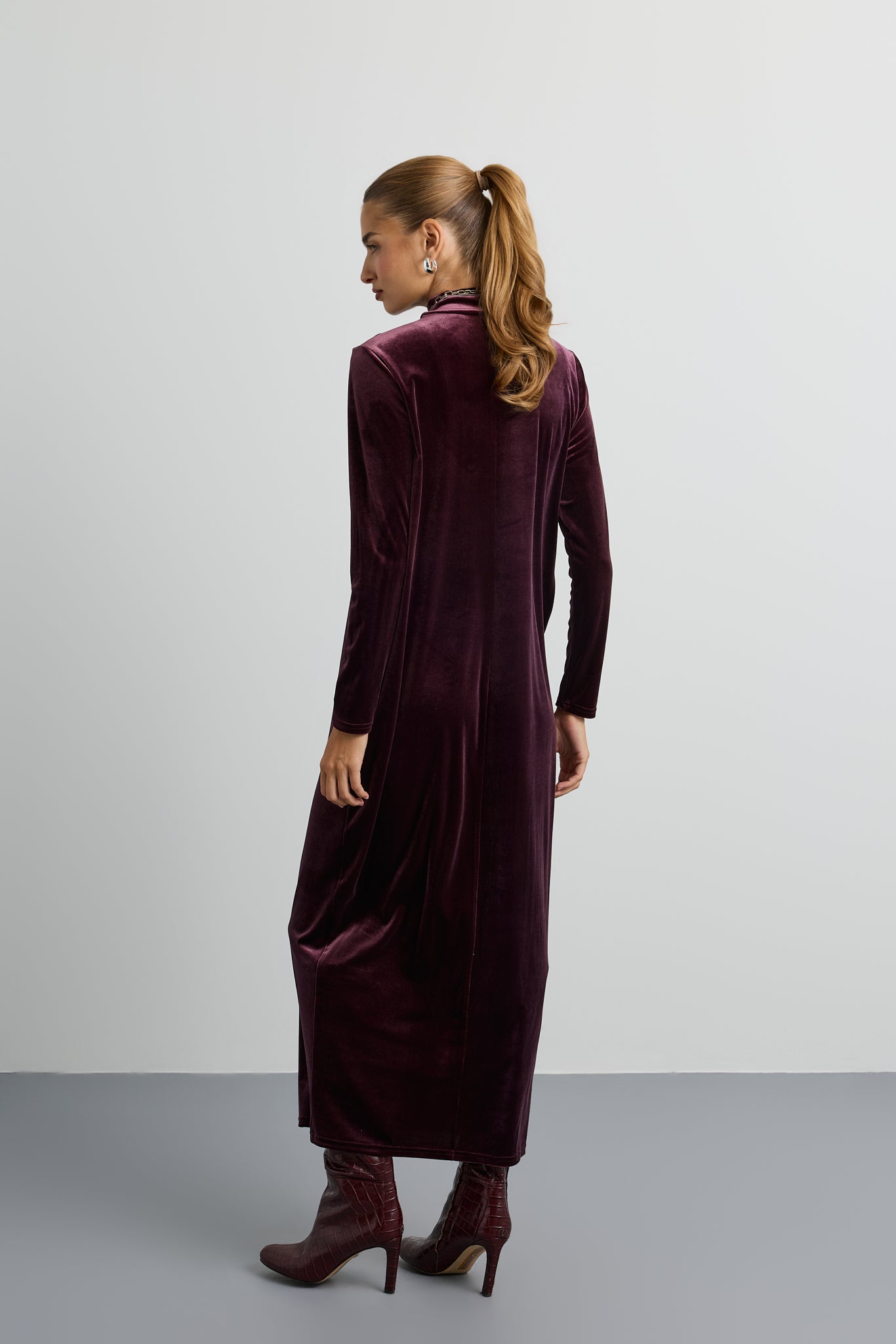 Luna Velvet Maxi Turtleneck