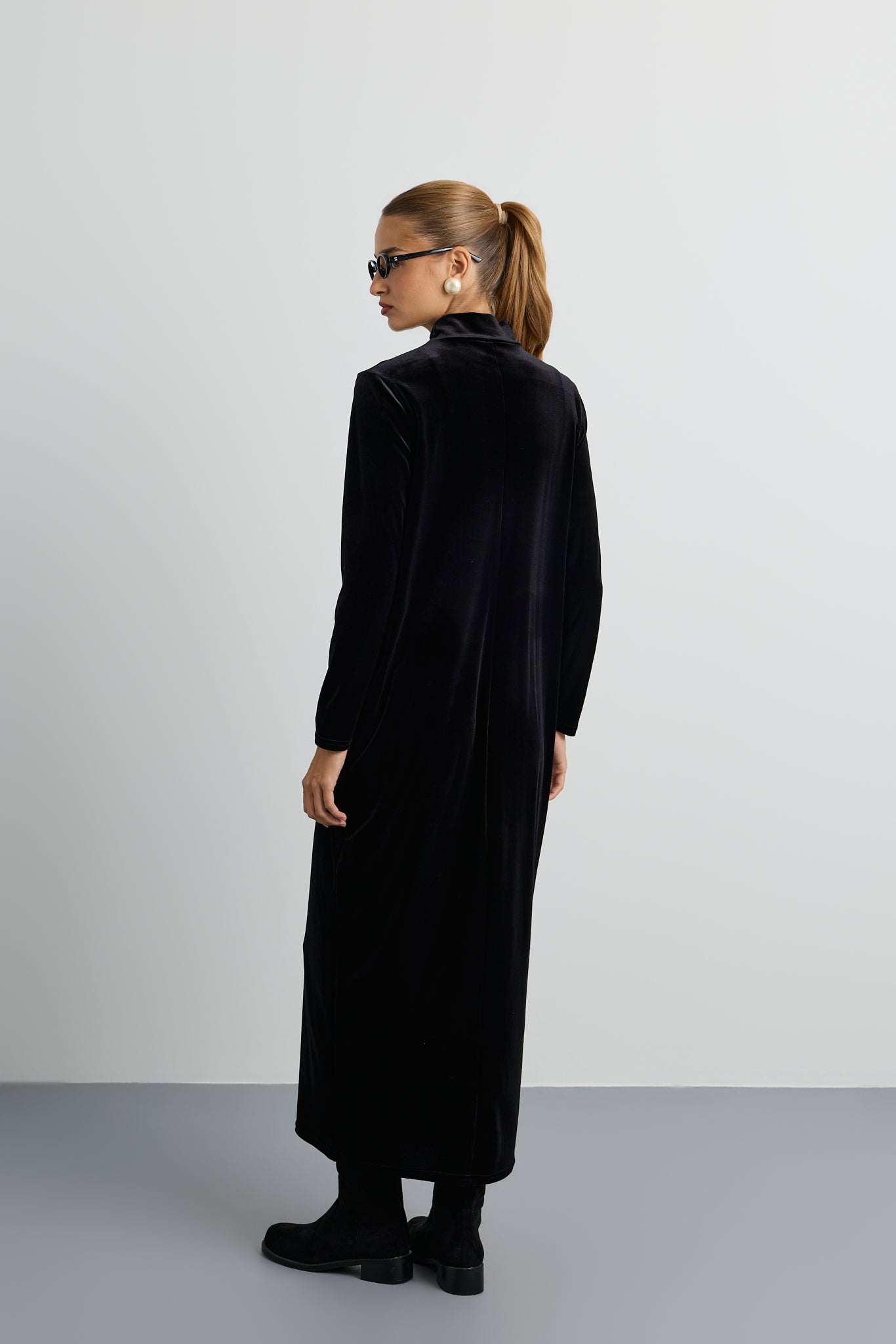 Luna Velvet Maxi Turtleneck