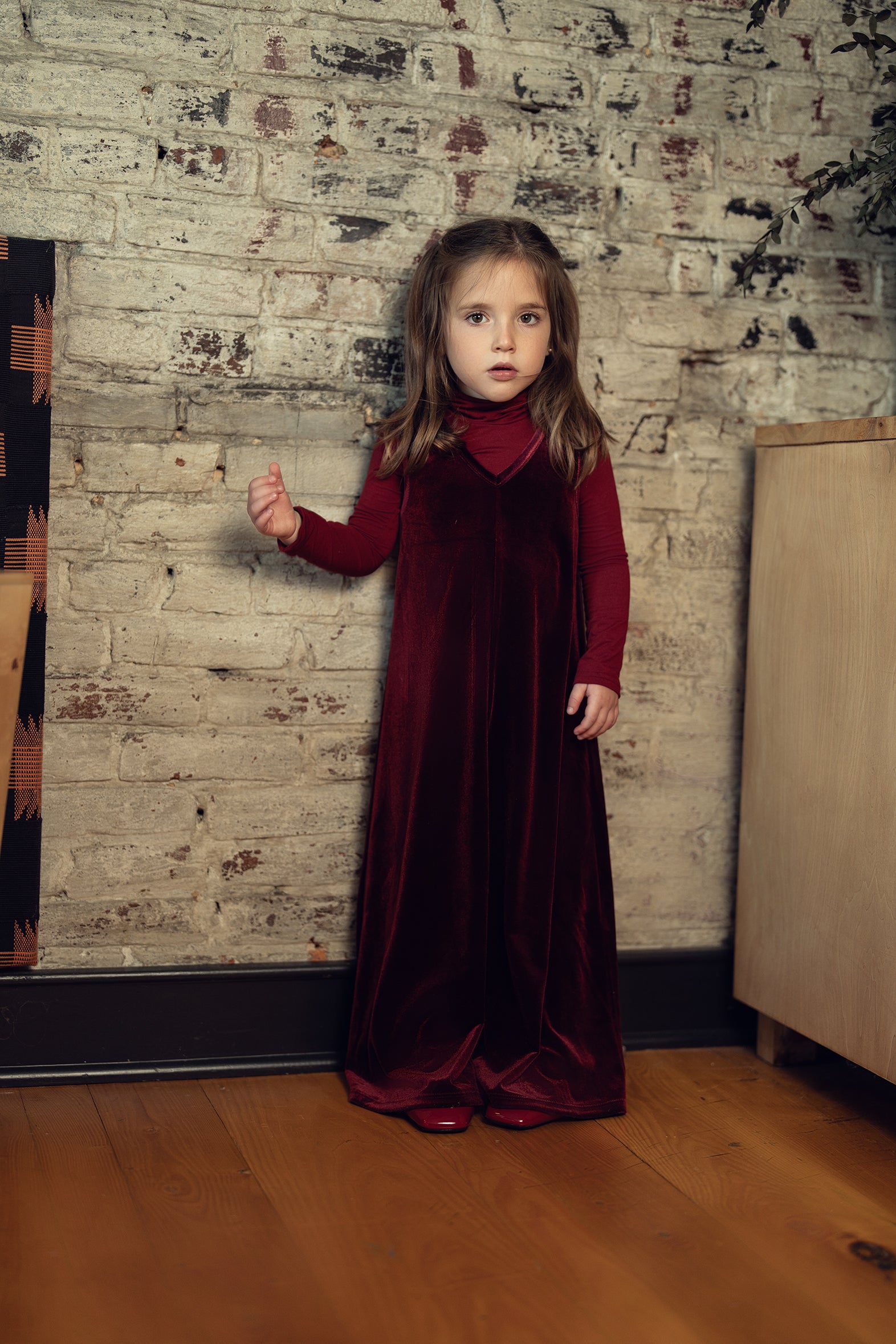 סוודר קטיפה עם צווארון וי לילדים