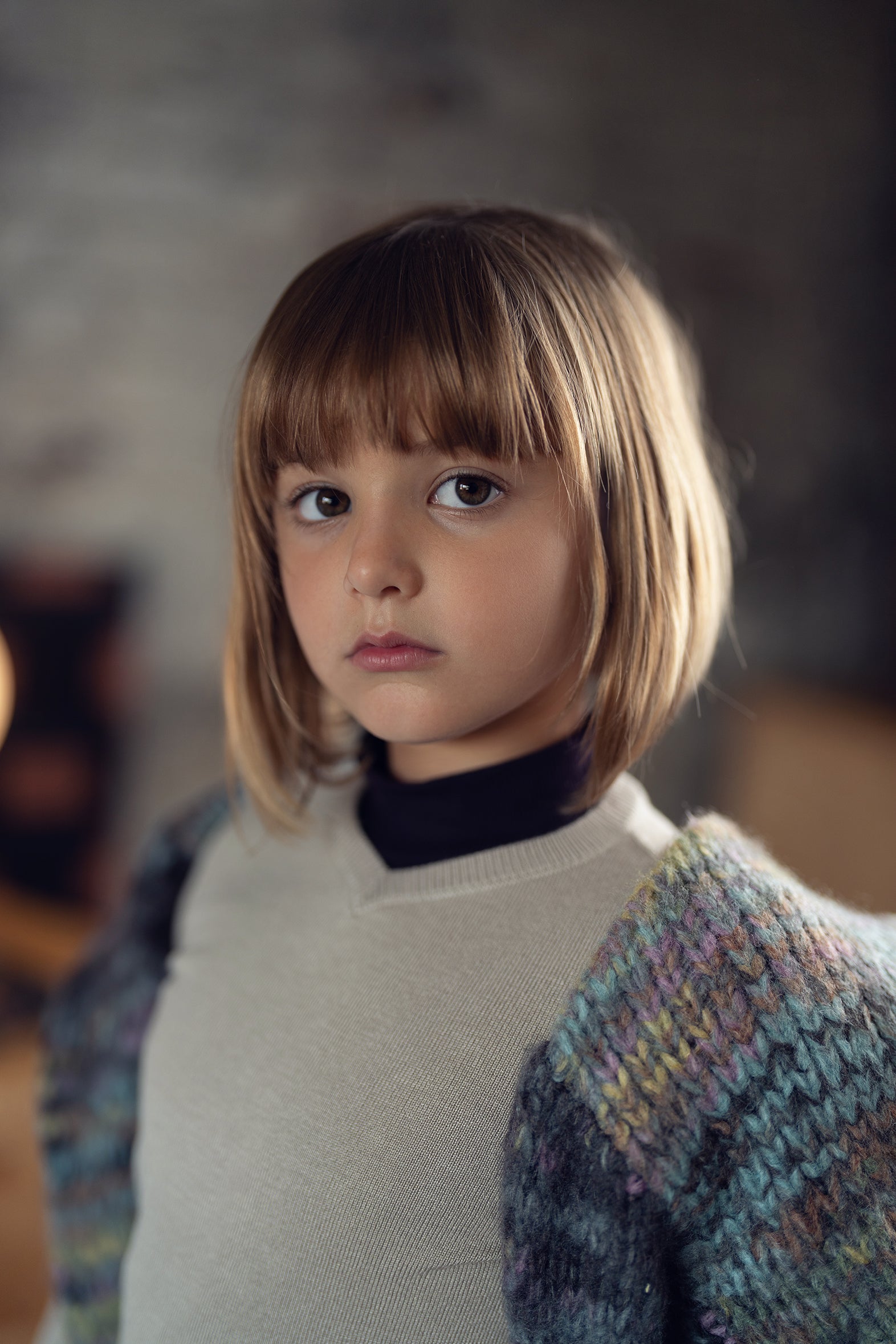 סוודר ארוך עם צווארון V לילדים