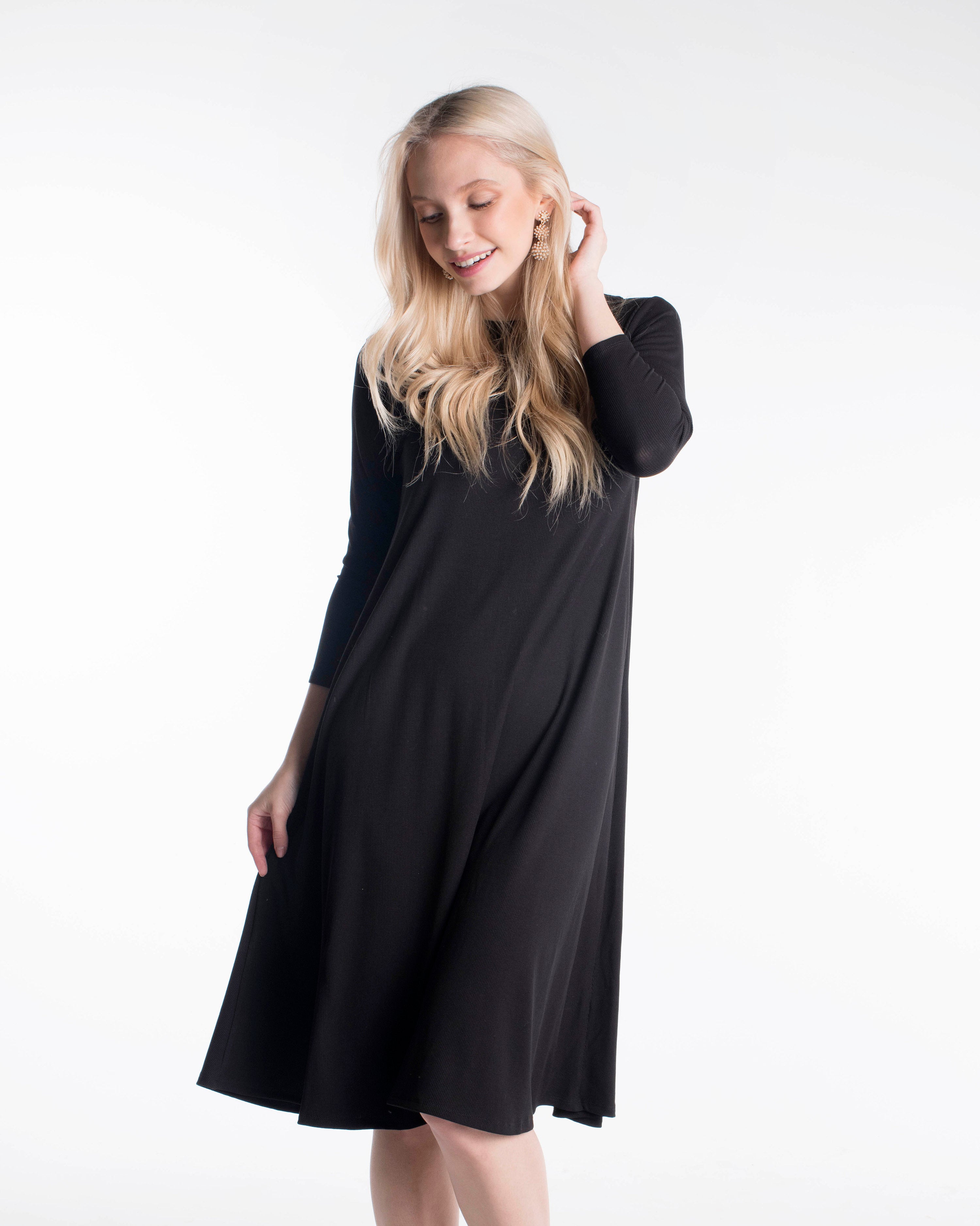 שמלת הילה עם שרוולים ארוכים מצולעים